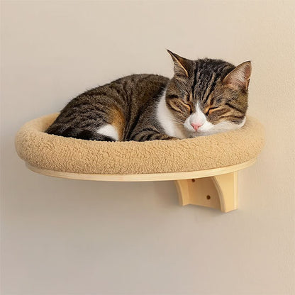 arbre a chat mural perchoir avec petit chat