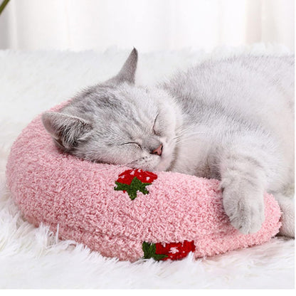 coussin pour chat avec une fraise
