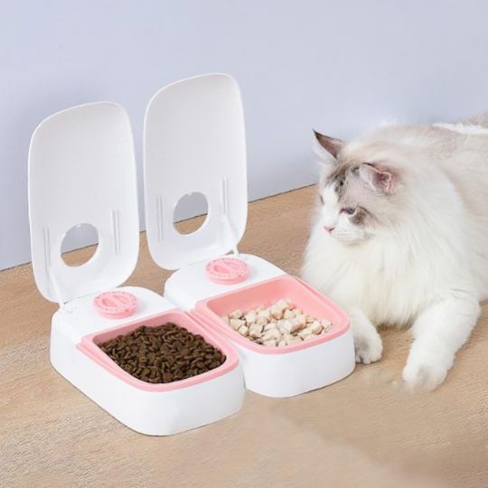 distributeur automatique croquettes chat rose