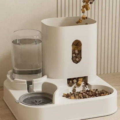 distributeur de croquettes pour chat pratique