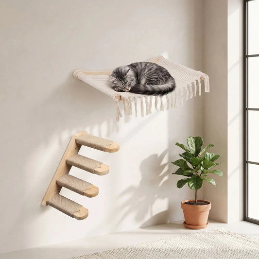 hamac mural pour chat dans un salon chic