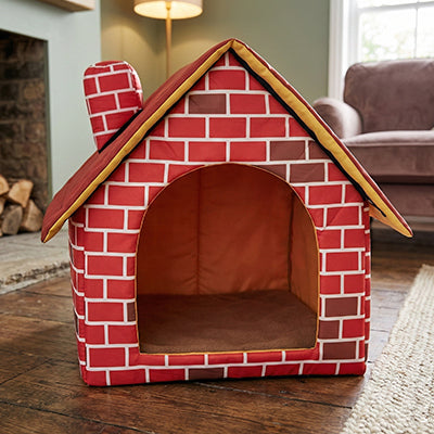 maison pour chat en motif de briques rouges dans un salon et qui va très bien dans la décoration