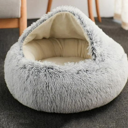 panier pour chat de couleur gris semi fermé et avec un rembourrage épais